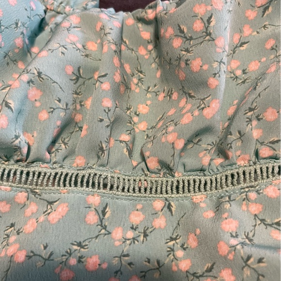 LOVE & PIECE cropped blouse with puff sleeves and bow size M - Picture 5 of 6